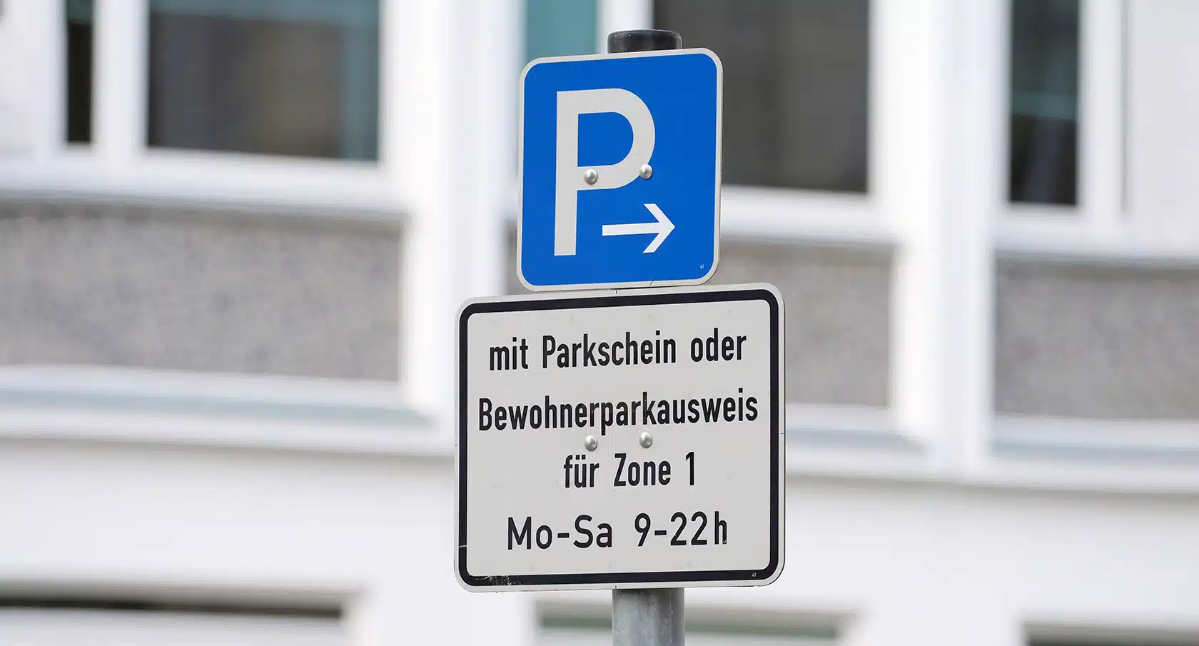 Anwohnerparken-Schild in einer Straße