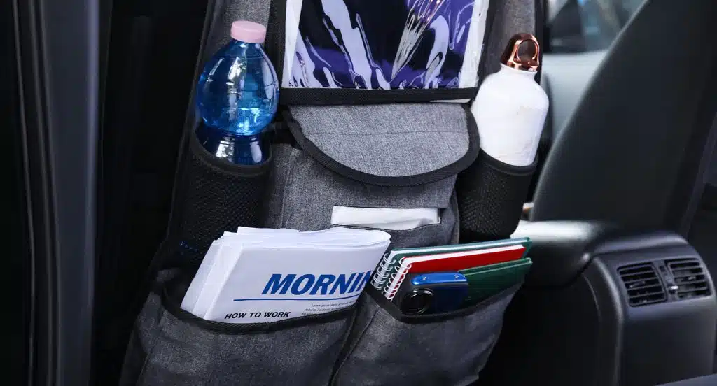 Autositztasche mit diversem Autozubehör