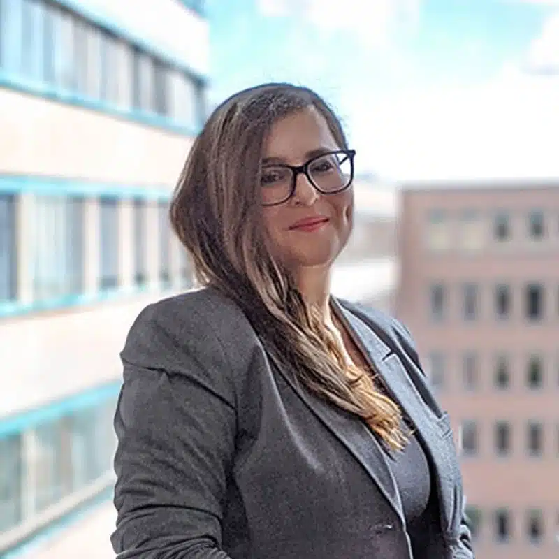 Frau mit Brille