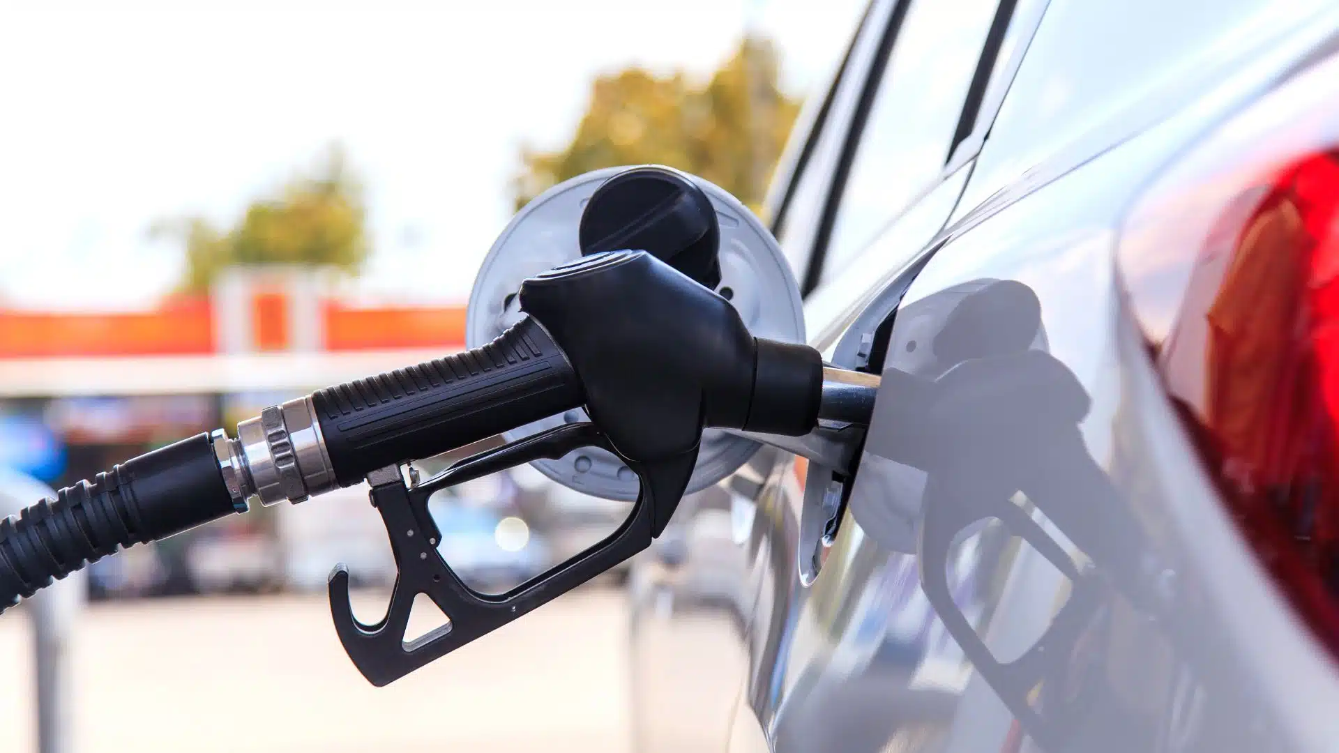 Tanken Günstig Tanken: An der Tankstelle sparen