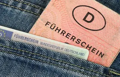 Führerschein in Hosentasche