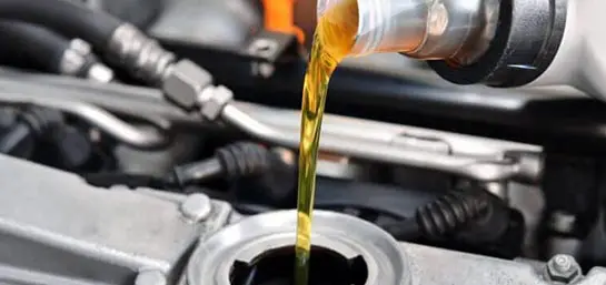 Mein Auto verbraucht zu viel Öl – mögliche Ursachen und Tipps